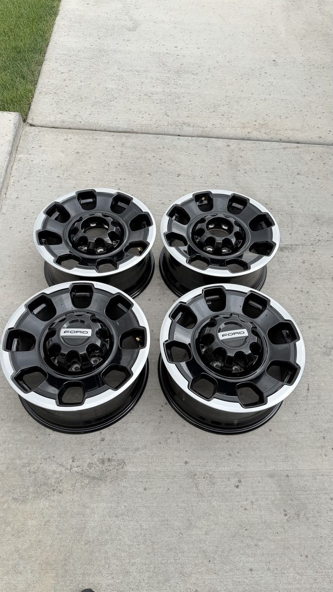 Ford F350 Tremor Rims 18” Almost new