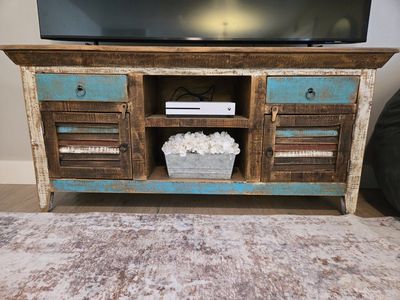 RC Willey TV stand