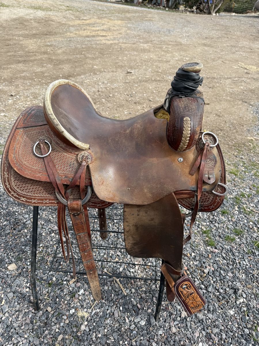 Saddle