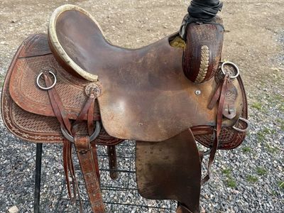 Saddle