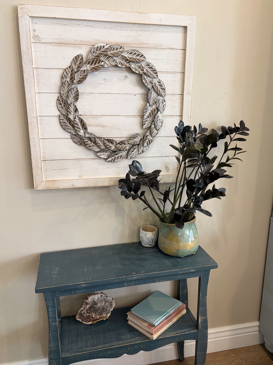 Rustic wooden leaf wreath wall art