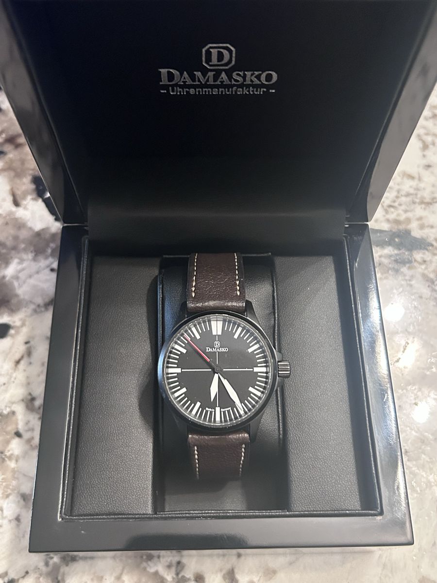DAMASKO Uhrenmanufaktur Dk30 Black Automatic Watch with Leather Strap & Box