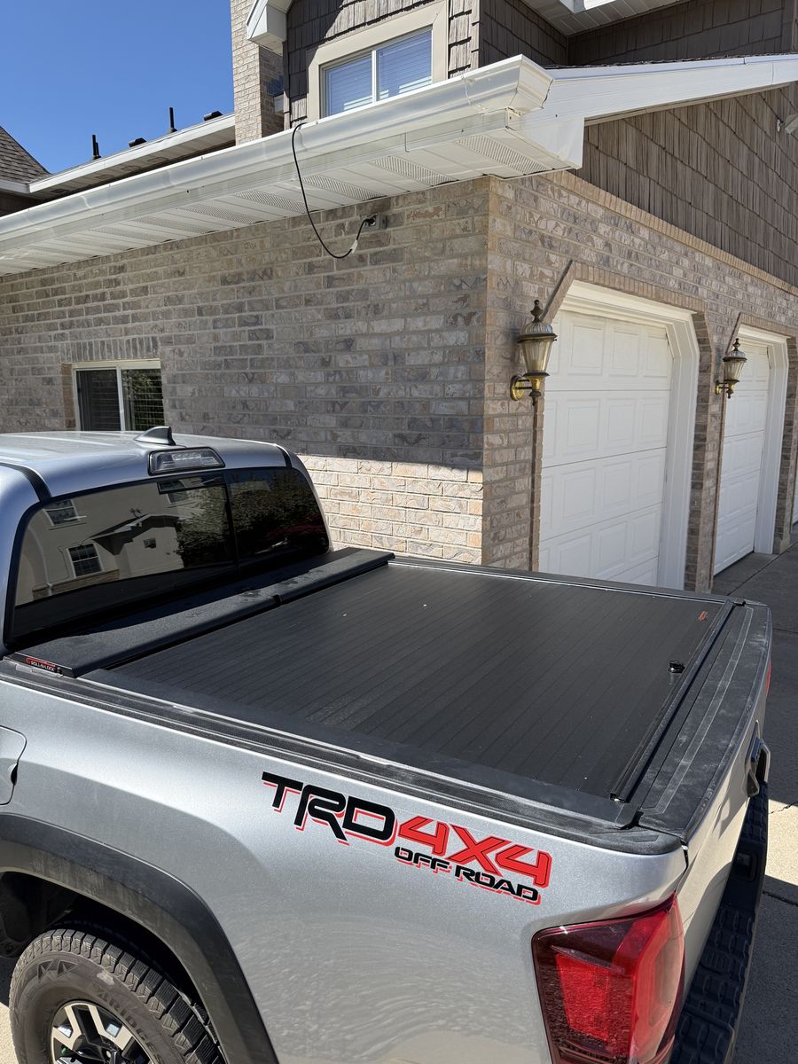 Roll-N-Lock A Series Tonneau Cover Tacoma 5ft