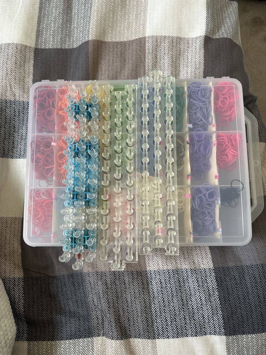 Rainbow Loom Rubber Band Craft Kit with Plastic Organizer Case and Looming Tools