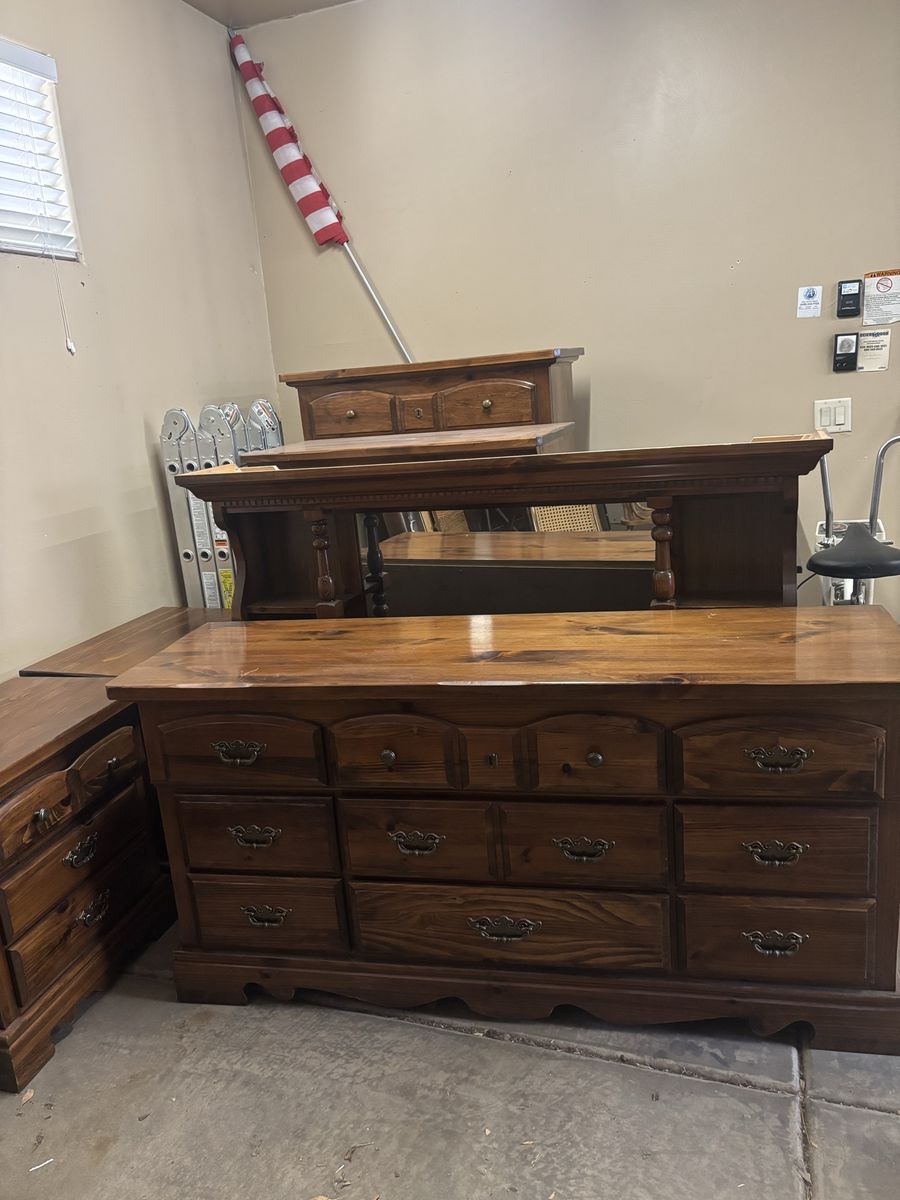 6 pcs Vintage Solid Wood Dresser set with Mirror & Matching Nightstands, Dark Brown Finish