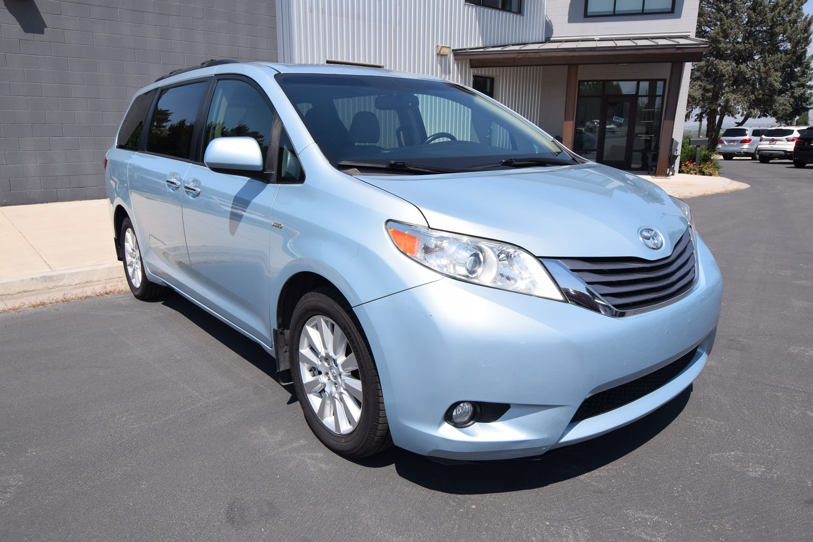 2017 Toyota Sienna XLE 7-Passenger