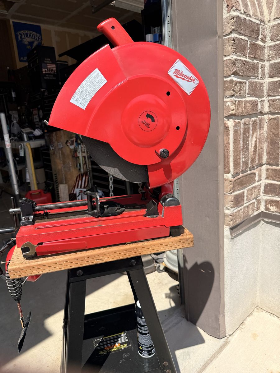 Milwaukee Heavy-Duty 14-Inch Abrasive Cut-Off Saw - Model 6177-20 - Red - Works Great Milwaukee metal cutoff saw includes metal
