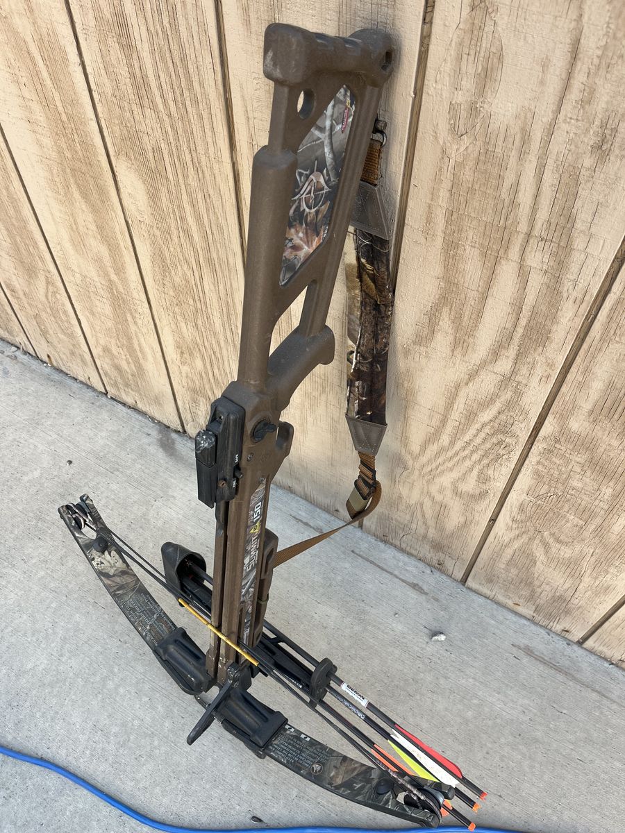 Horton Summit 150 Crossbow with Quiver, Arrows, and Sling - Camo
