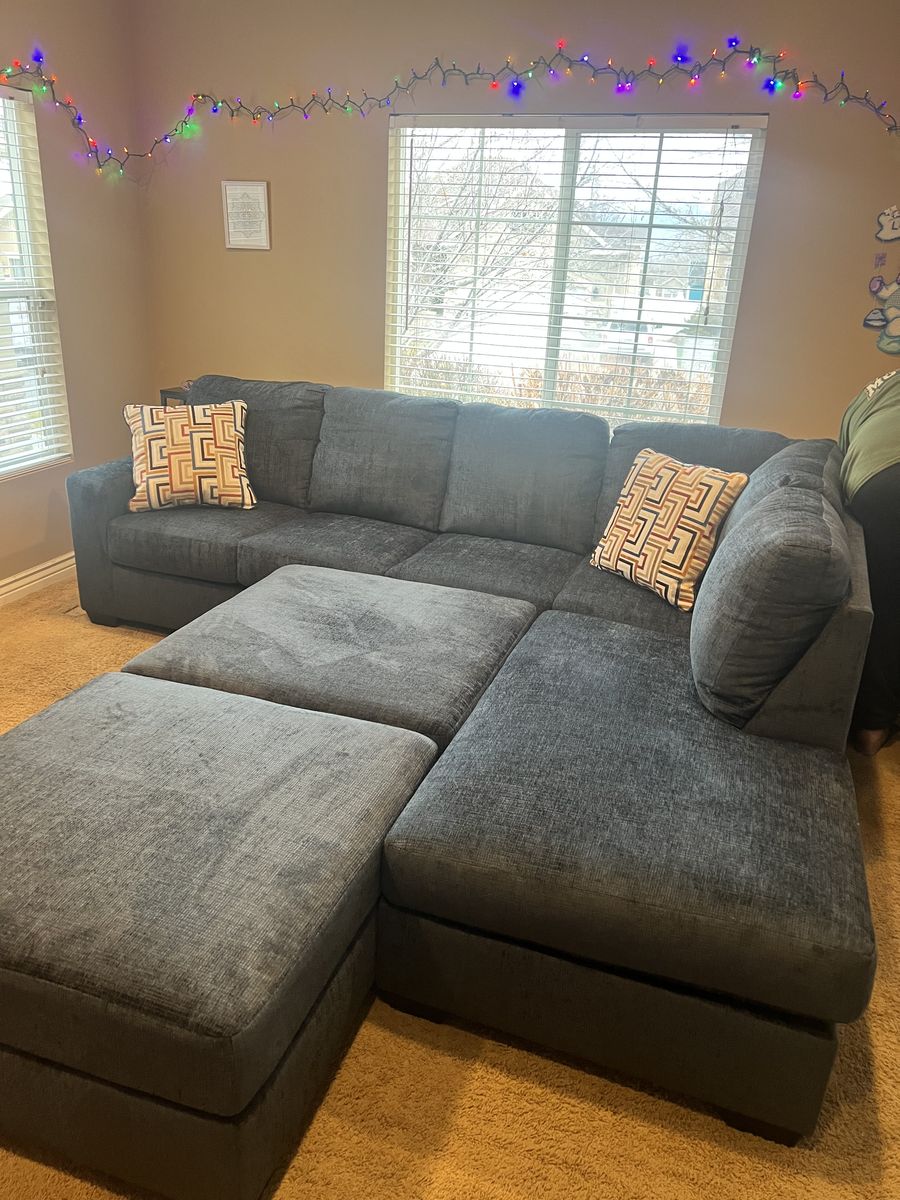 Sectional Couch with two ottomans