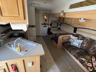 2006 Jazz 32’ bunkhouse