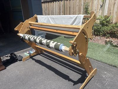 High Quality full size Wooden quilters frame/Loom - Excellent Condition