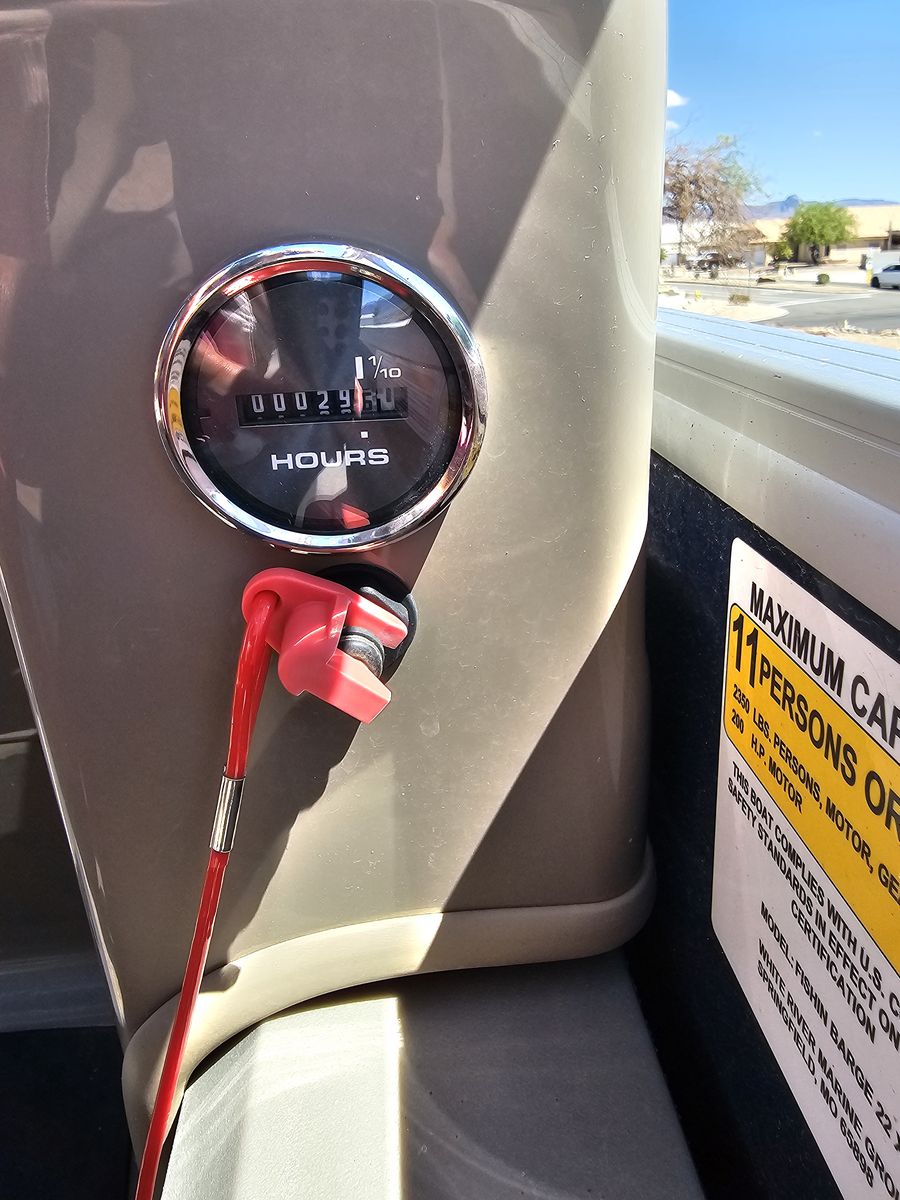2023 sun Tracker Tritoon