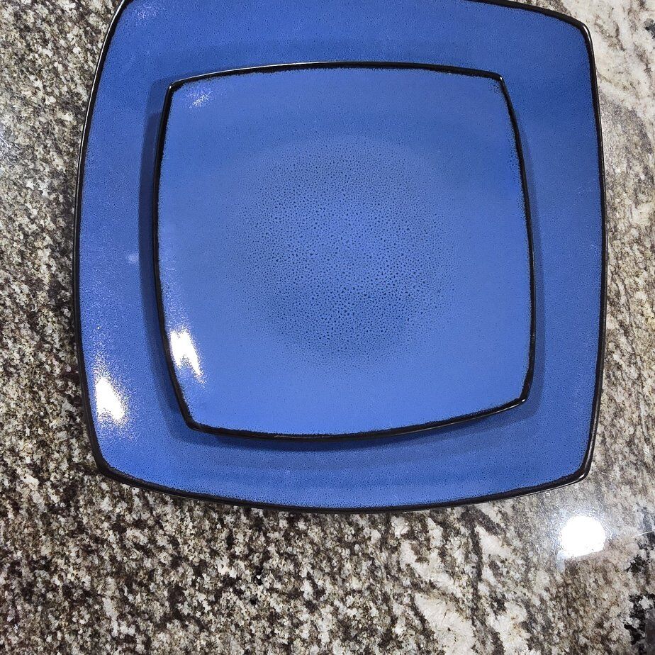 Dinner Ware - Plates and saucers