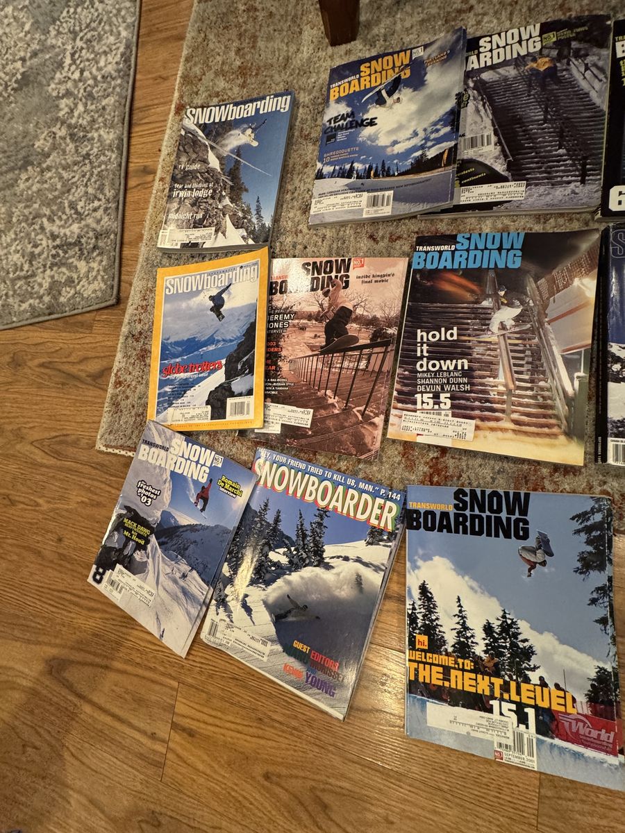 Lot of 25 vintage snowboard magazines