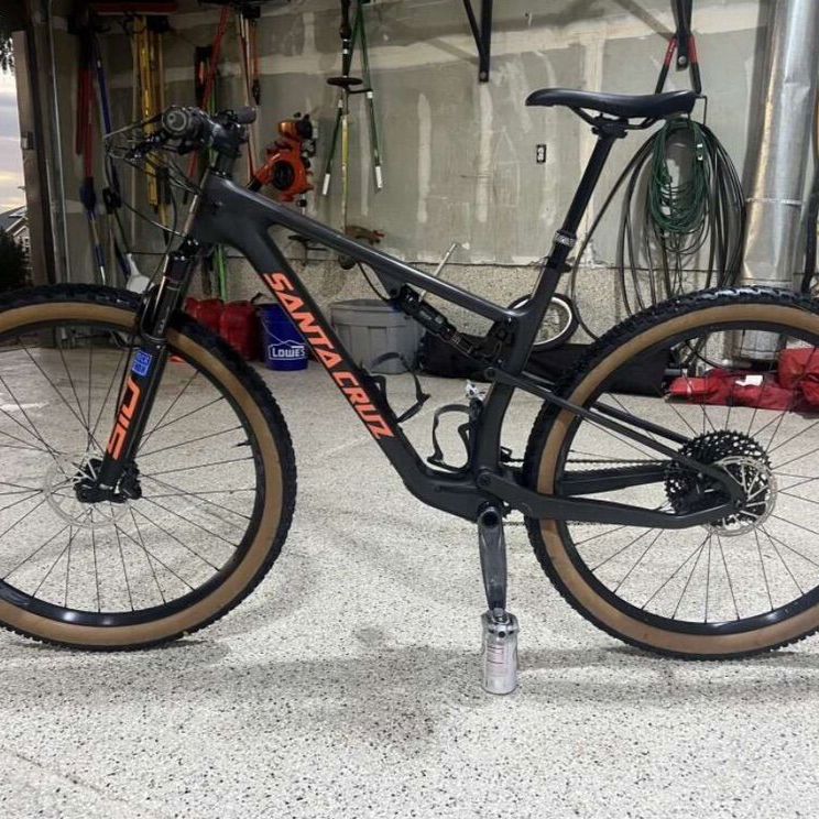 2022 Santa Cruz Blur