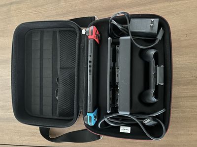 2023 OLED Nintendo Switch - Complete Set & Carrying Case