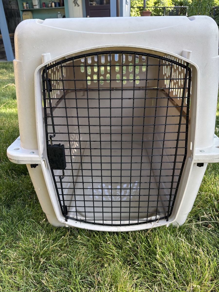 Petmate Vari Kennel Ultra Pet Carrier - Large - Tan Plastic Dog Crate w/ Wire Door