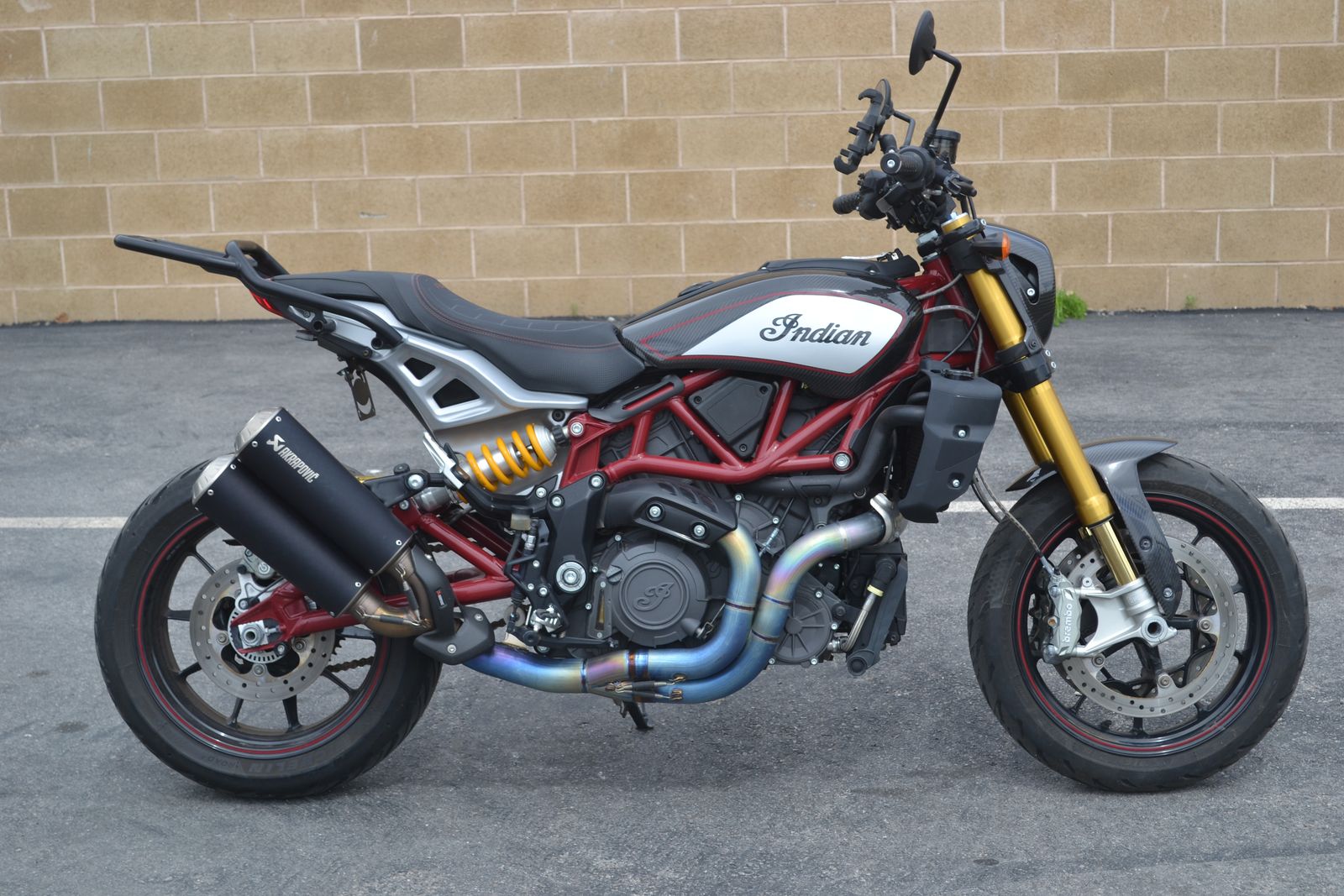 2022 Indian FTR R Carbon