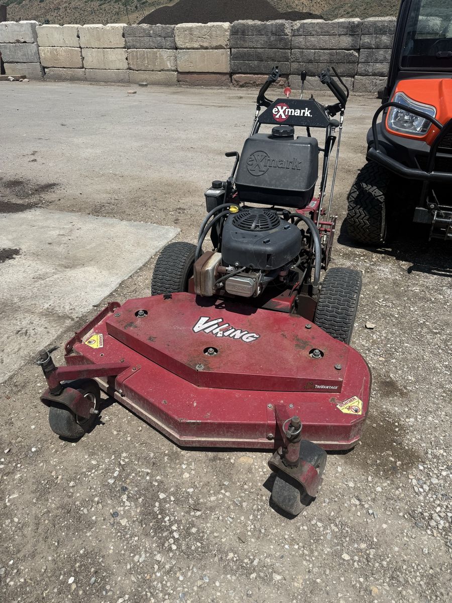 ExMark Viking Mower
