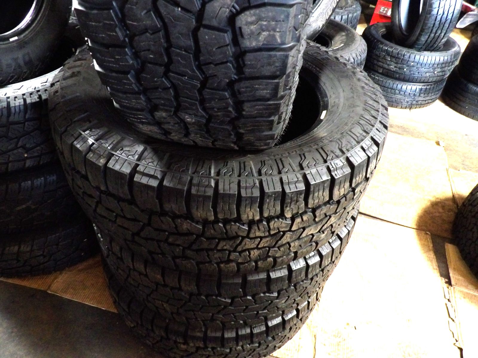 295/60R20 MAZAMA OPEN RANGE A/T SET OF USED TIRES