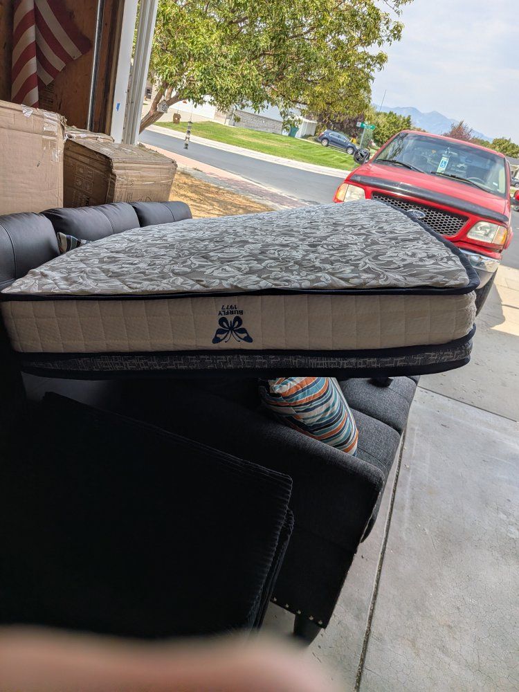 Burfly 1977 Quilted Pattern Mattress.