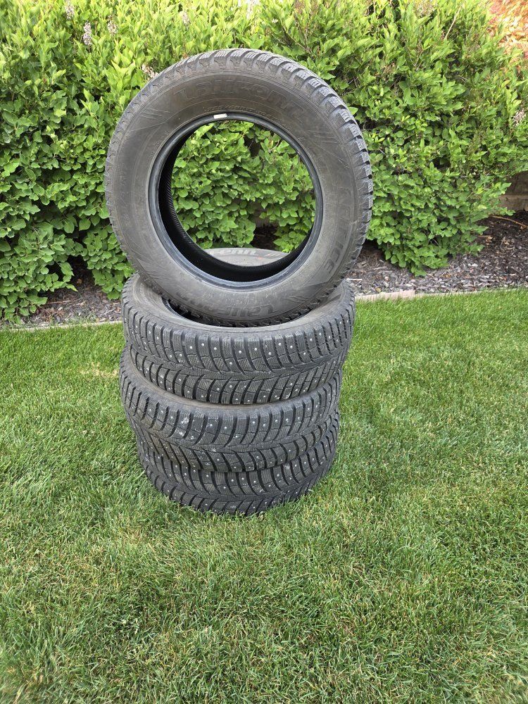 4 x Laufenn Studded Snow Tires for Toyota RAV4 (R17)