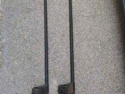 THULE ROOF RACK WITH TRAVERSE FOOT TOWERS