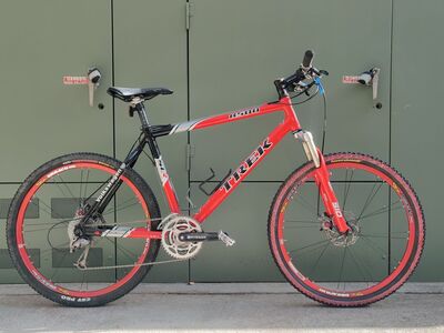 Trek 8500 Mountain Bike SB33-25