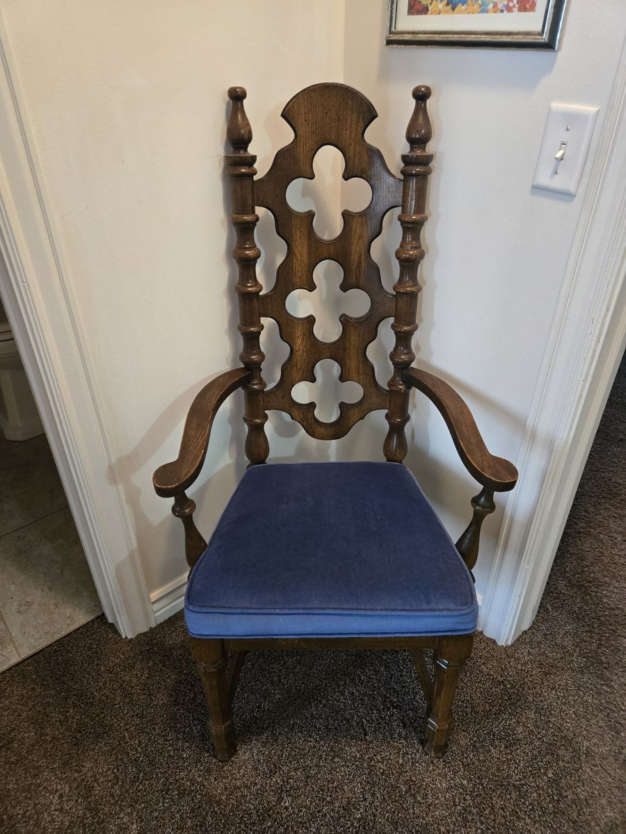 Single Vintage Dining Chair w/velvet seat
