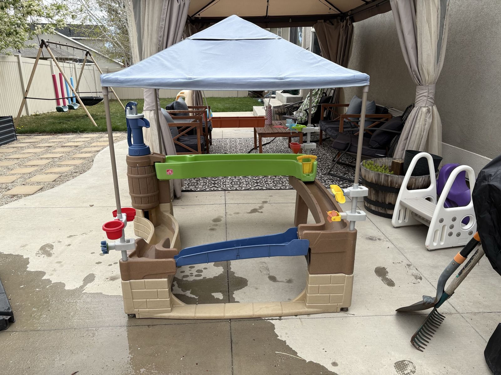 Step 2 Pump & Splash Water Activity Center
