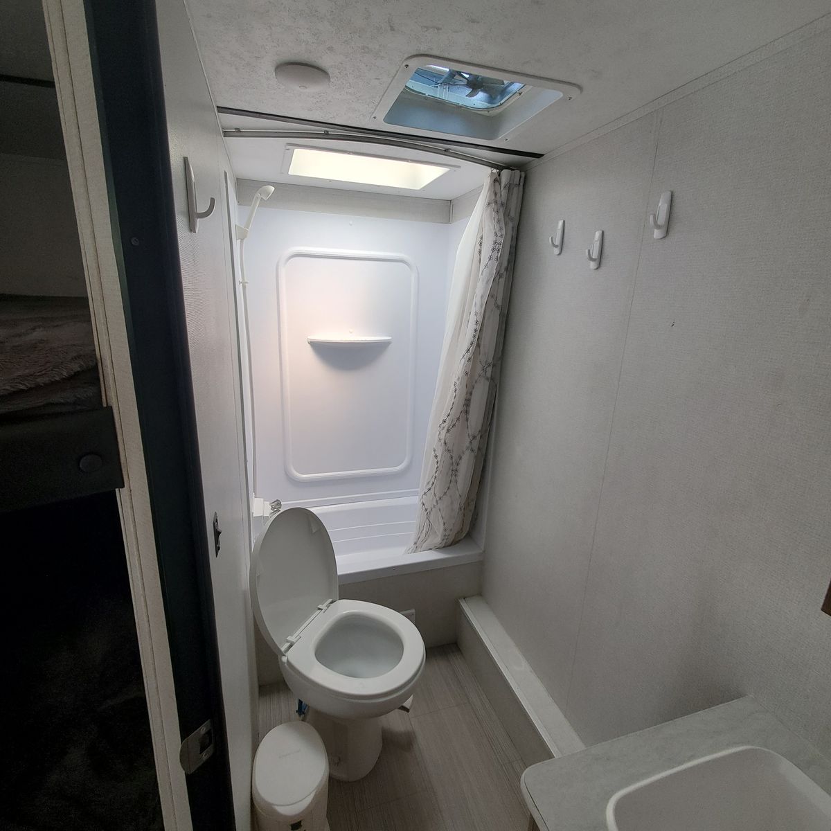 Main image 5