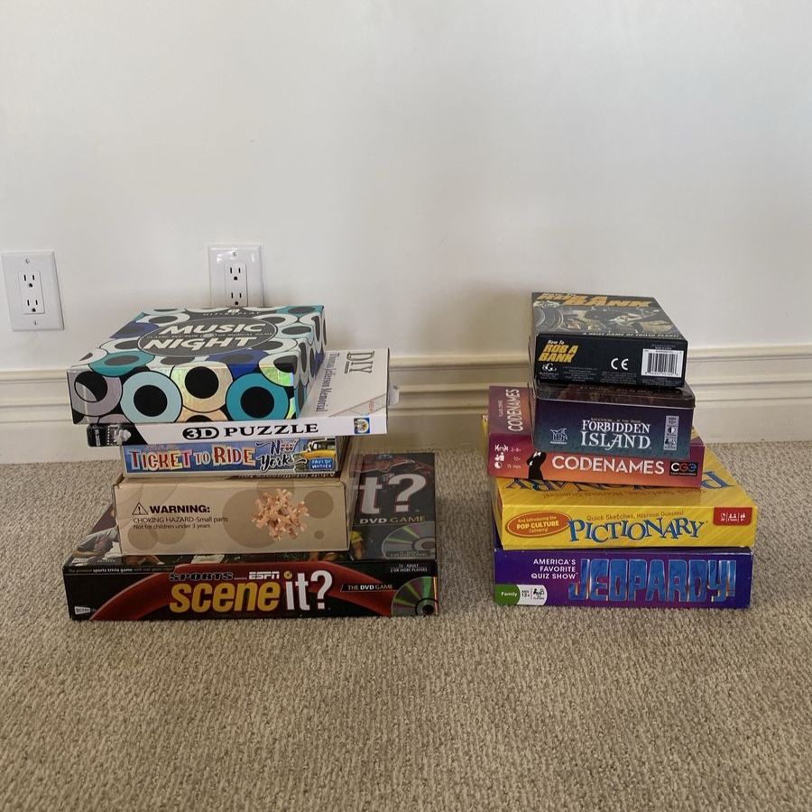 Near new board games & puzzles