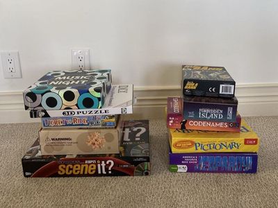 Near new board games & puzzles