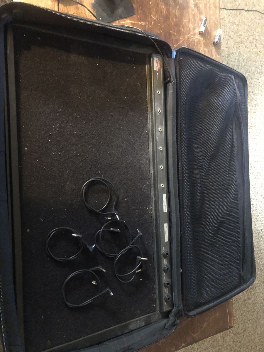 SKB PS-25 Guitar Effects Pedal Board w/ Gig Bag and Cables