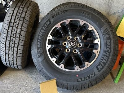 Toyota Tundra TRD Offroad 18 Wheelset w/ Tires