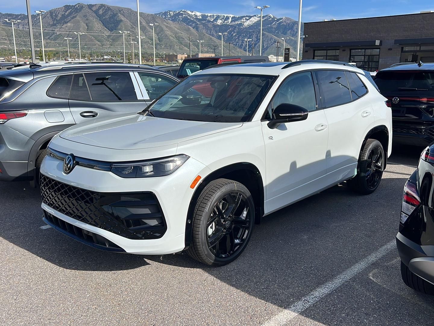 2026 Volkswagen Tiguan SE R-Line Black 4Motion