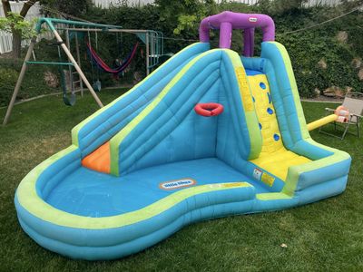 Inflatable water slide