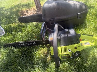 Poulan 2150 Super Clean Gas Powered Chainsaw with Hard Carrying Case