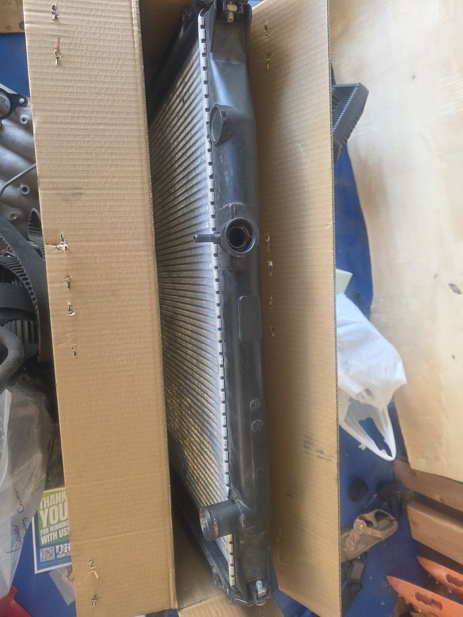 3rd-gen 4Runner 1995 1996 1997 19998 1999 2000 2001 2002 Tacoma T100 Radiator, Tall