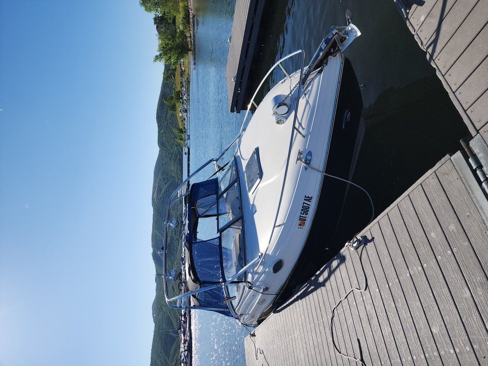 2004 Rinker captiva 232 cuddy