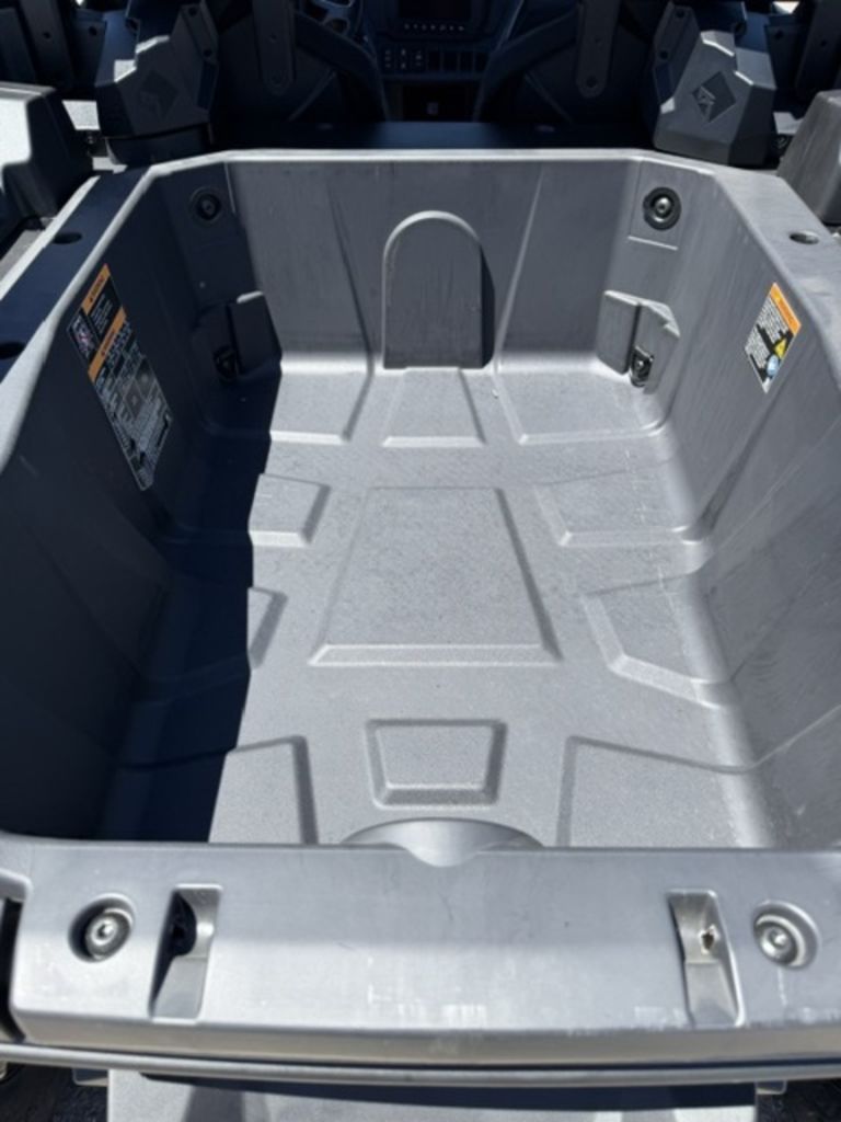 Main image 6