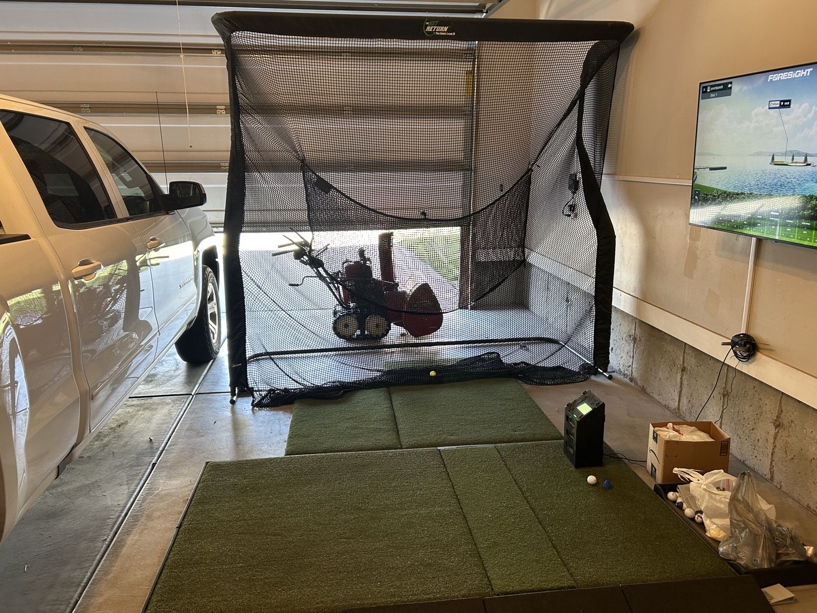 Complete Professional Golf Simulator - Foresight GC3 (Barely Used - Like New) $5k worth of free courses.  Residential use only