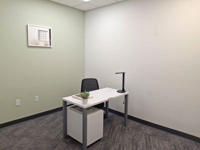 Just bring your laptop – we handle the rest. Day Offices Logan