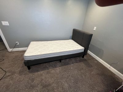 Twin platform bed