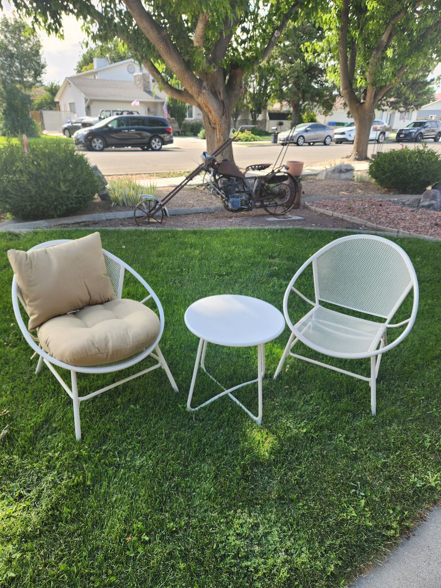 Patio side table with 2 chairs