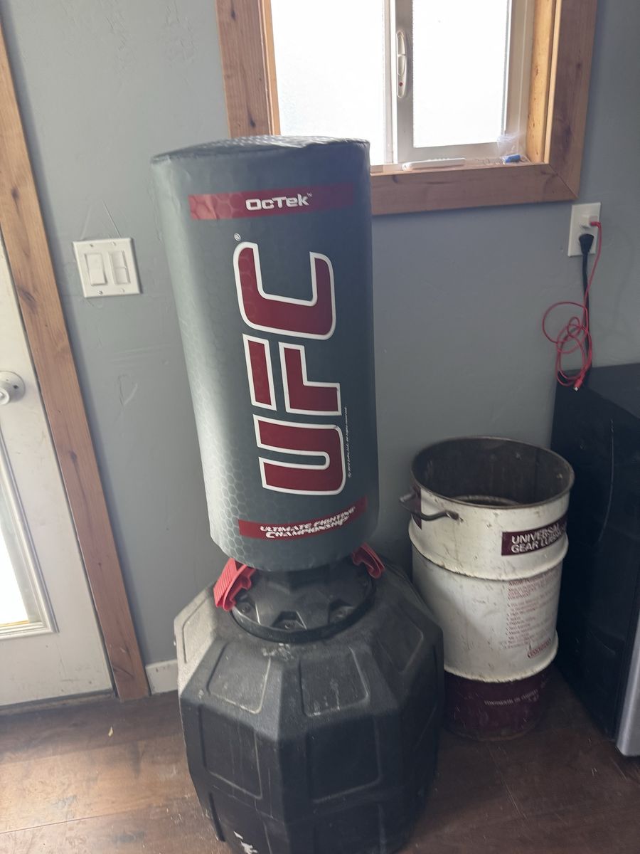 UFC OctTek Freestanding Punching Bag Heavy duty