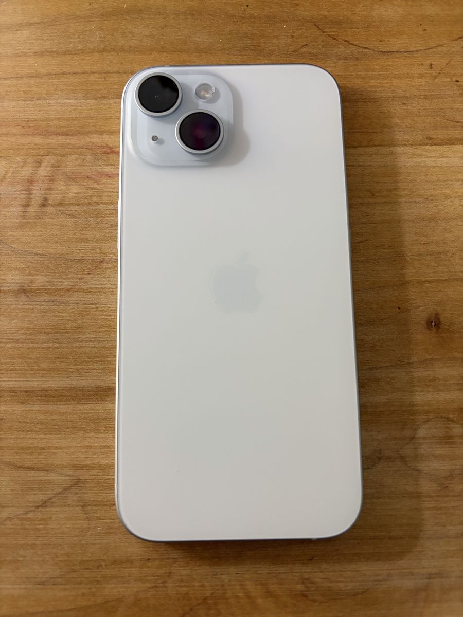 Apple iPhone 15 - Unlocked - White - Excellent Condition 128 GB