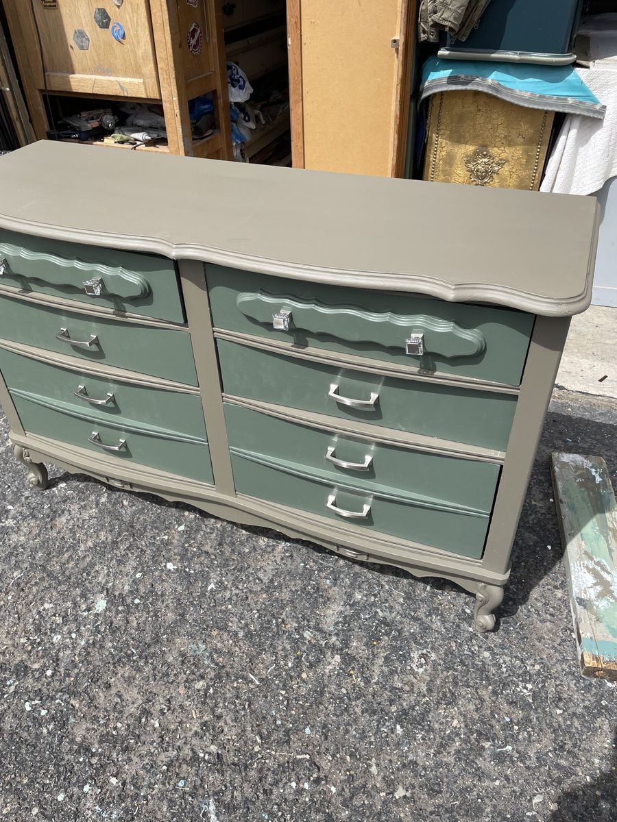 DRESSER 6 drawers