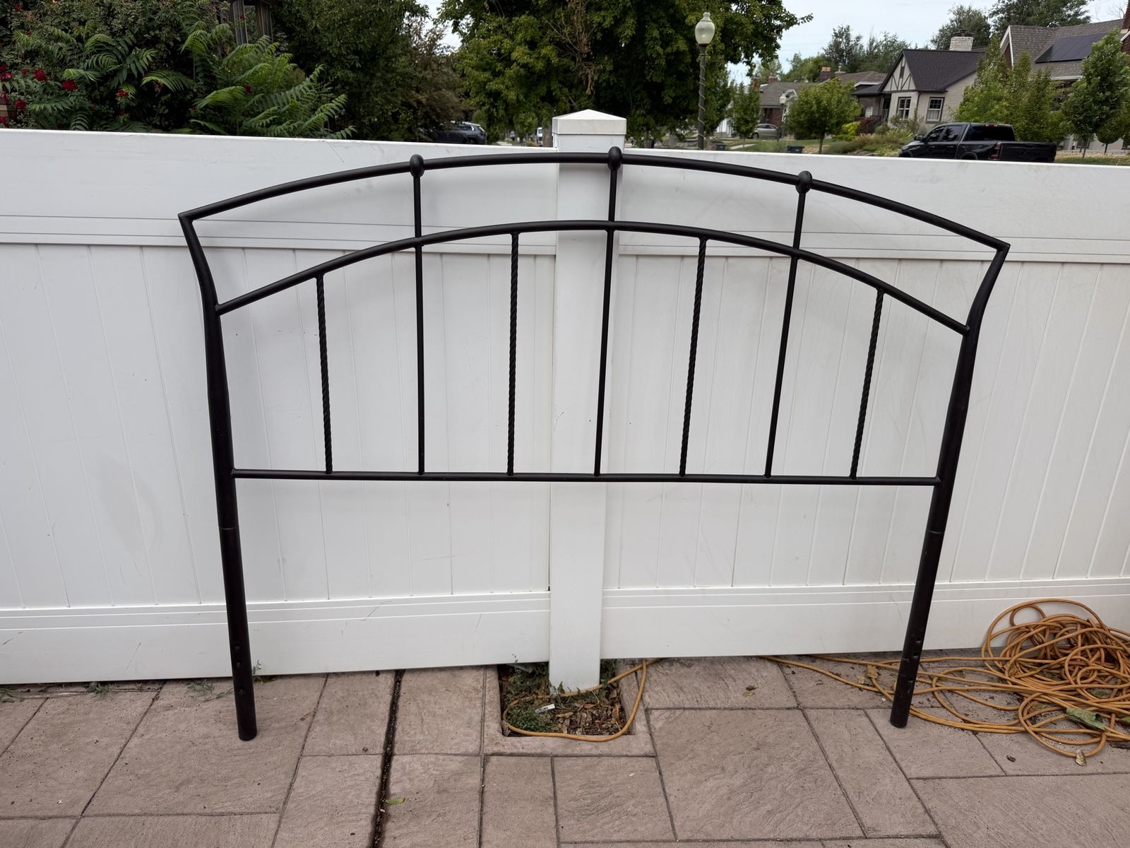 Queen/Full Black Metal Bed Frame Headboard