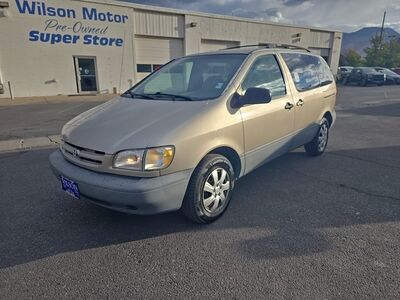 2000 TOYOTA SIENNA LE